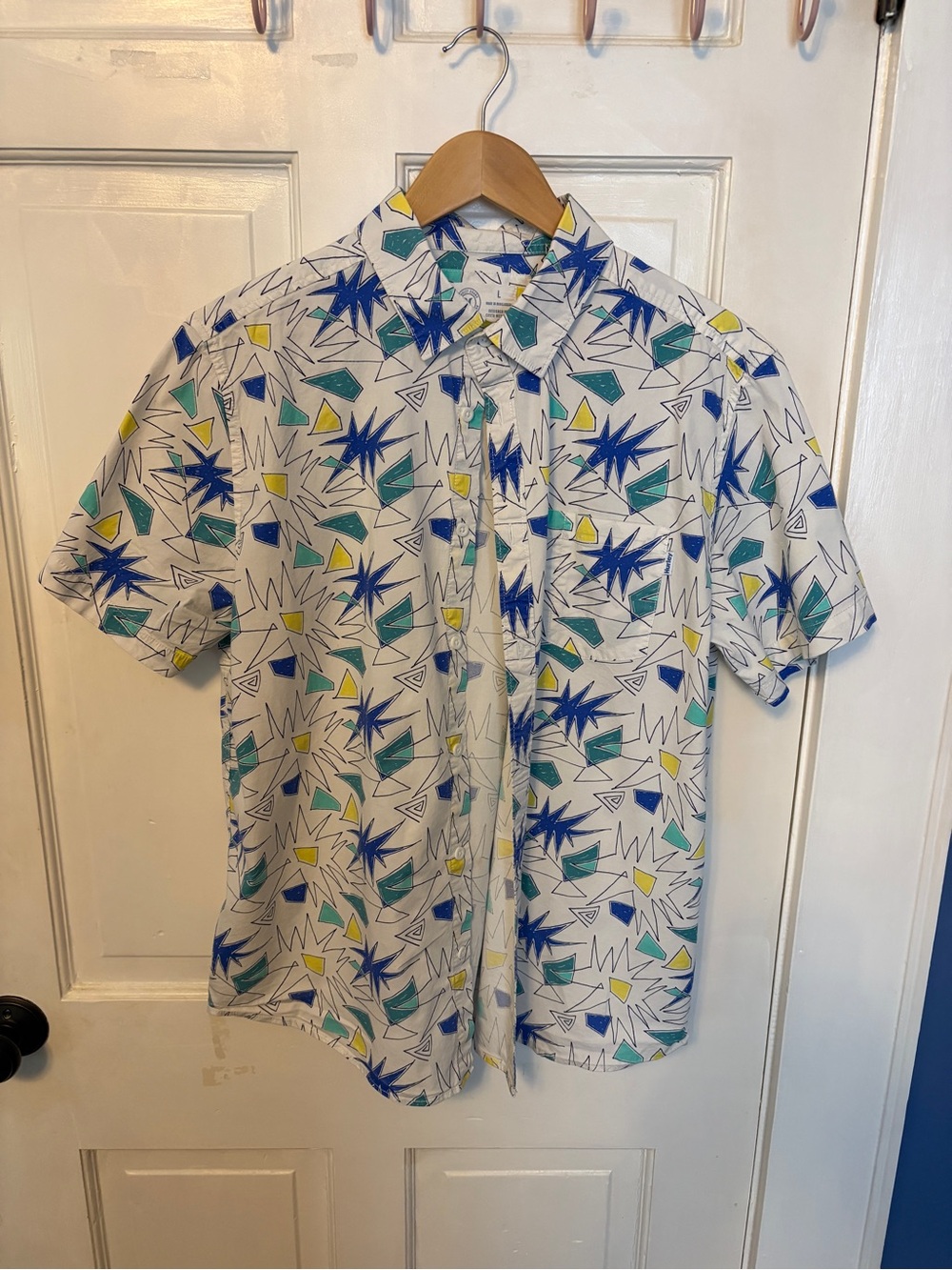 Men's Short-Sleeve Hurley Shirt in White with Blue & Teal Accents